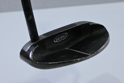 Yes! C-Groove Victoria II Putter / 34 Inch