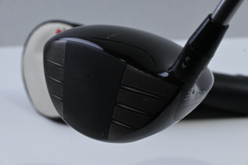 Titleist TSR2 Driver / 11 Degree / Regular Flex Fujikura Pro 50 Shaft