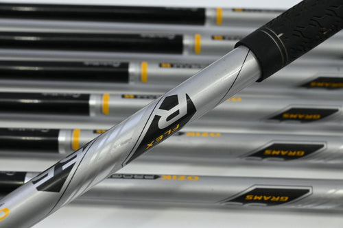 Left Hand Taylormade Rocketbladez Max Irons / 4-PW+SW / Regular Flex Program 55