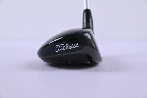 Titleist 915H #2 Hybrid / 18 Degree / Stiff Flex Aldila Rogue 95 MSI Shaft