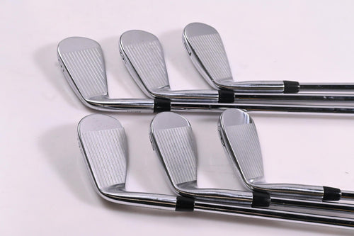 Titleist MB 620 Irons / 5-PW / X-Flex Steel Shafts