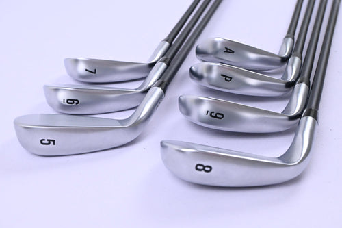 Callaway Apex Ai300 Irons / 5-PW+AW / Regular Flex MMT 70 Shafts