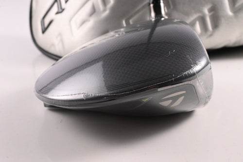 Taylormade Qi35 Driver / 9 Degree / Regular Flex Vanquish 4 Shaft