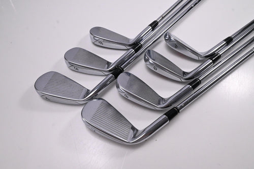 Taylormade R11 Irons / 4-PW / Regular Flex KBS Tour 90 Shafts