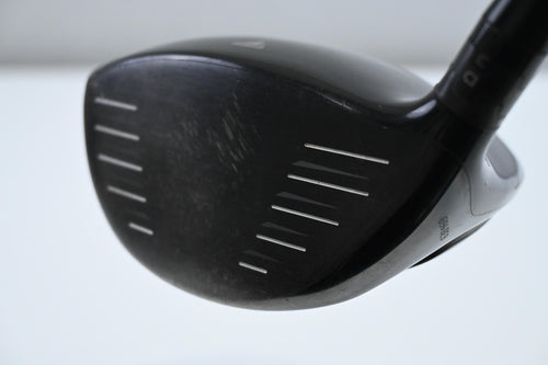 Titleist 915 D2 Driver / 9.5 Degree / Stiff Flex Diamana D+ 70 Shaft