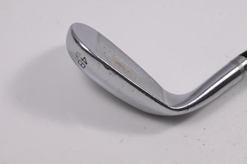 Titleist Vokey SM8 Pitching Wedge / 48 Degree / Regular Flex Dynamic Gold 105 Shaft