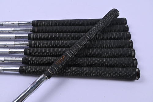 Taylormade R11 Irons / 4-PW+SW / Regular Flex Steel Shafts