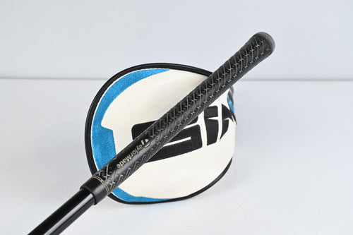 Taylormade SIM2 Max D Driver / 9 Degree / Stiff Flex Hzrdus Smoke Blue RDX 60