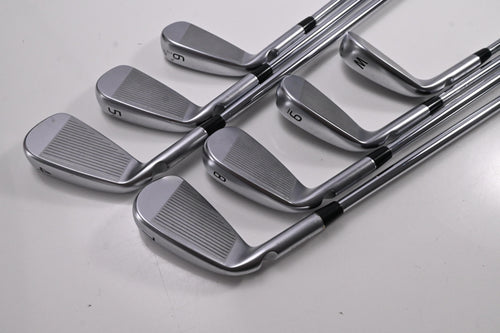 Ping i530 Irons / 4-PW / Blue Dot / Regular Flex Dynamic Gold 105 R300 Shafts