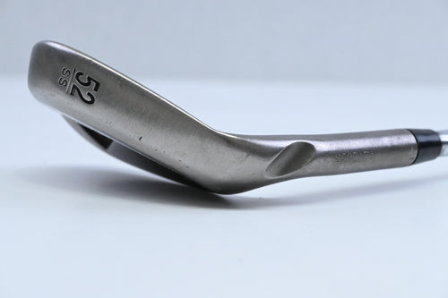 Ping Tour Gorge Gap Wedge / 52 Degree / Red Dot / Wedge Flex Steel Shaft