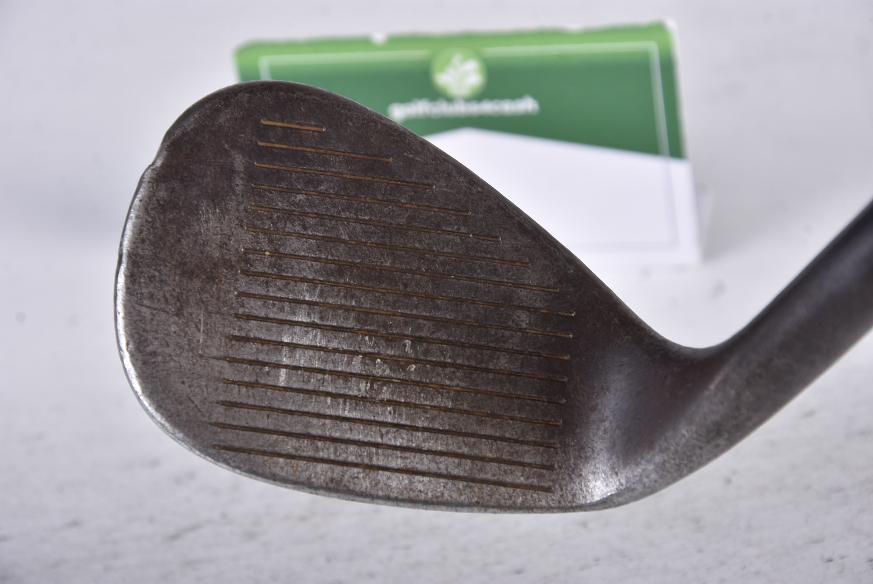 Cleveland 588 Original Sand Wedge / 54 Degree / Wedge Flex Dynamic Gold Shaft