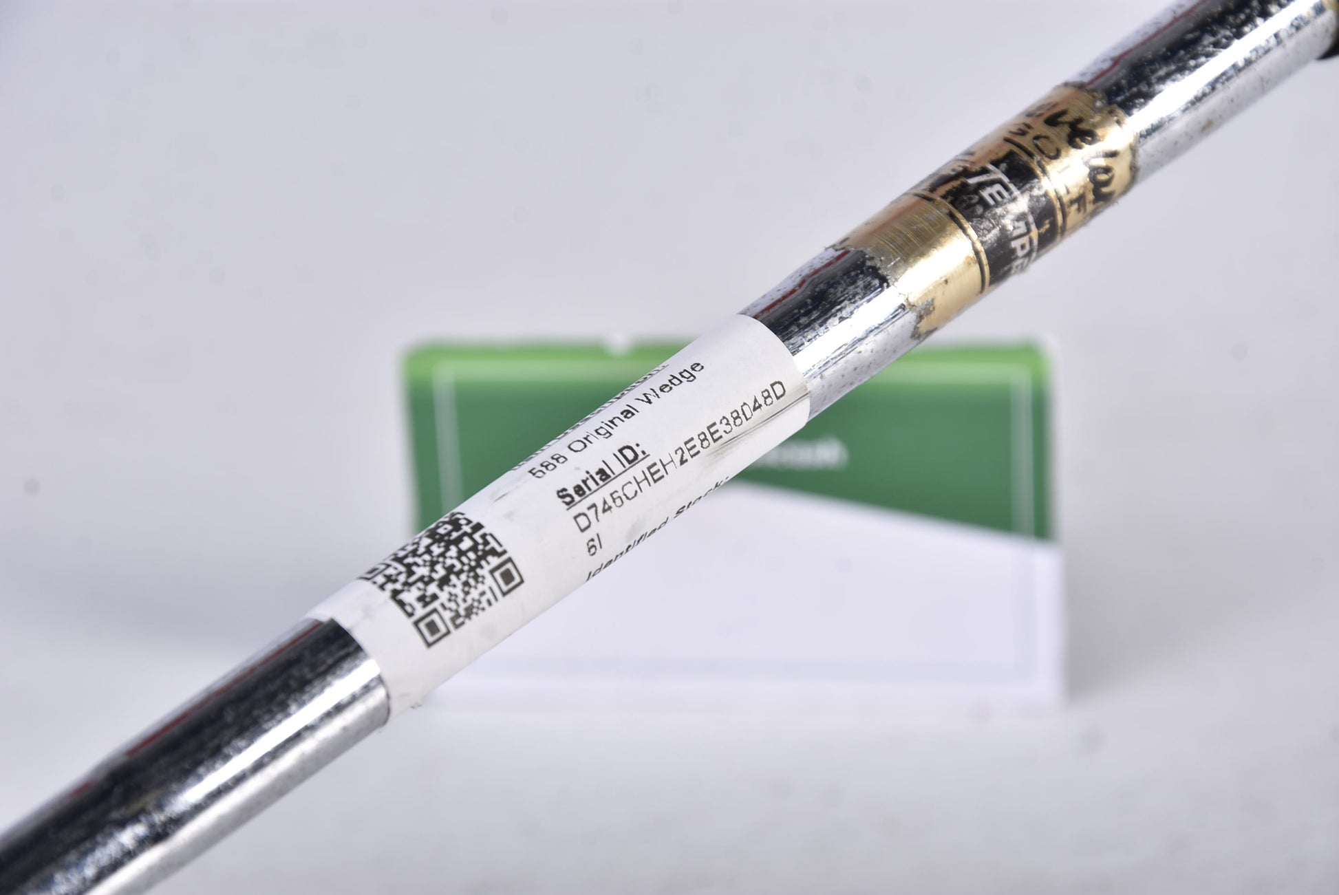 Cleveland 588 Original Sand Wedge / 54 Degree / Wedge Flex Dynamic Gold Shaft