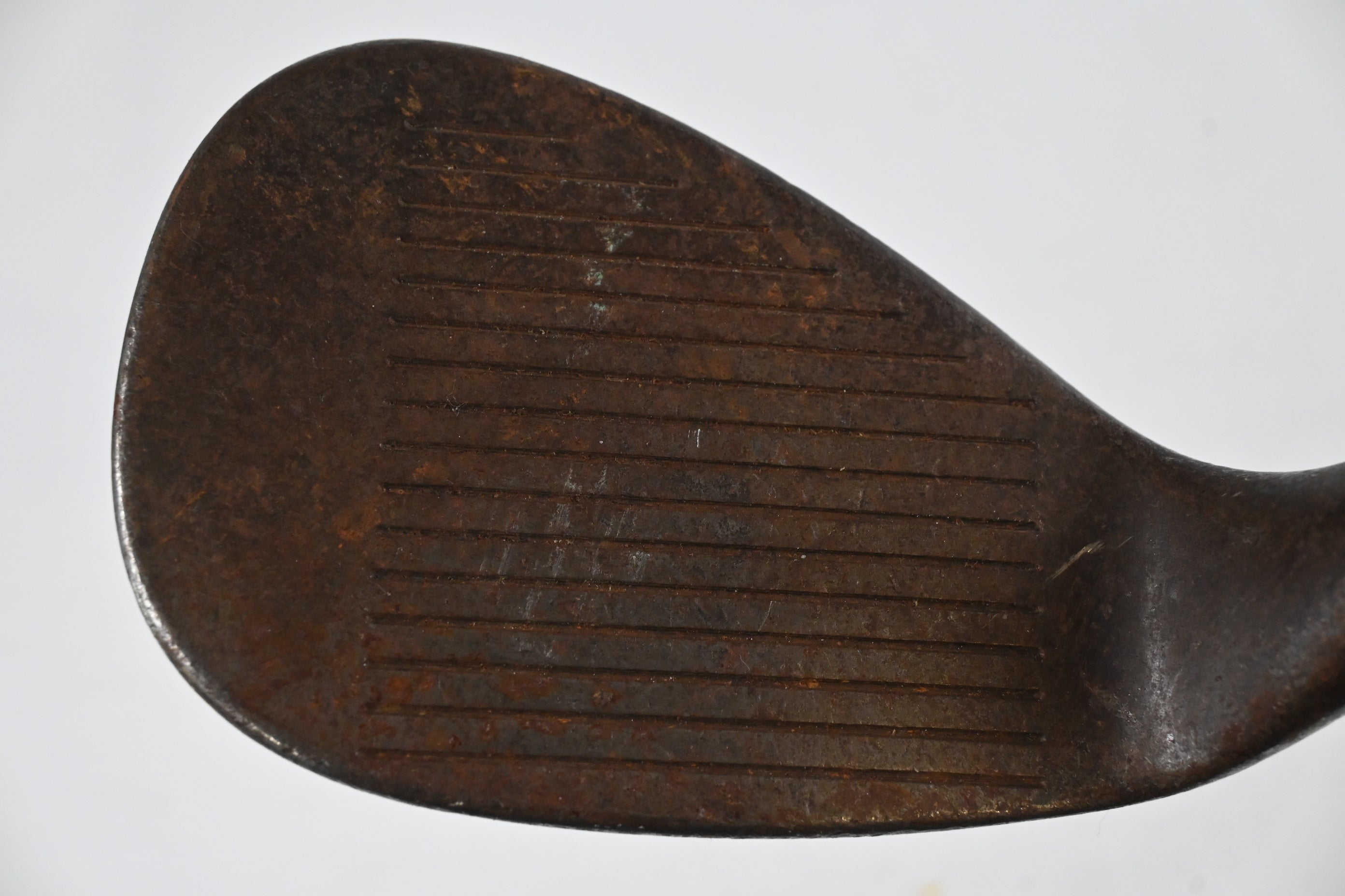 Cleveland 588 Tour Action Gap Wedge / 53 Degree / Regular Flex Dynamic Gold