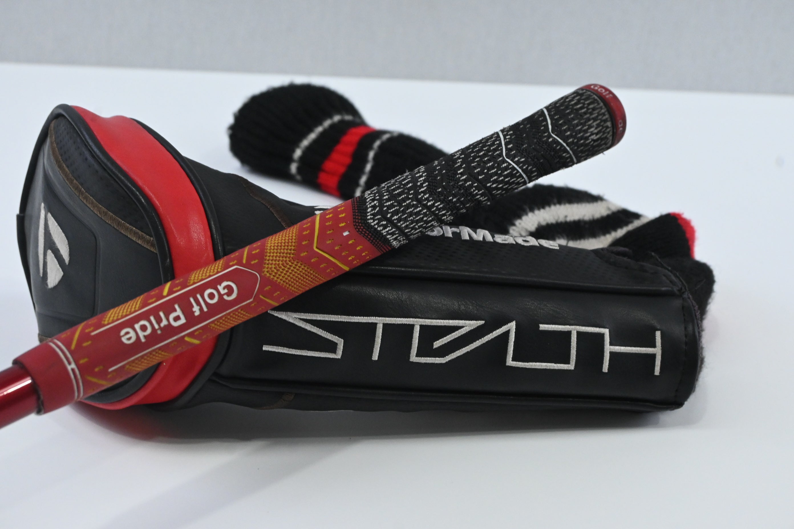 Taylormade Stealth Plus #3 Wood / 15 Degree / Regular Flex HZRDUS Smoke Red RDX