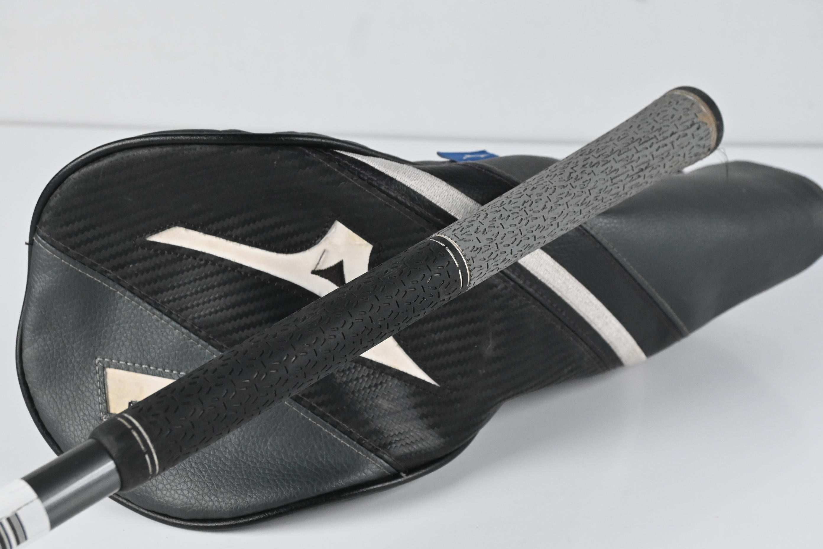 Mizuno ST200X Driver / 10.5 Degree / Senior Flex Aldila Ascent 40 Shaft