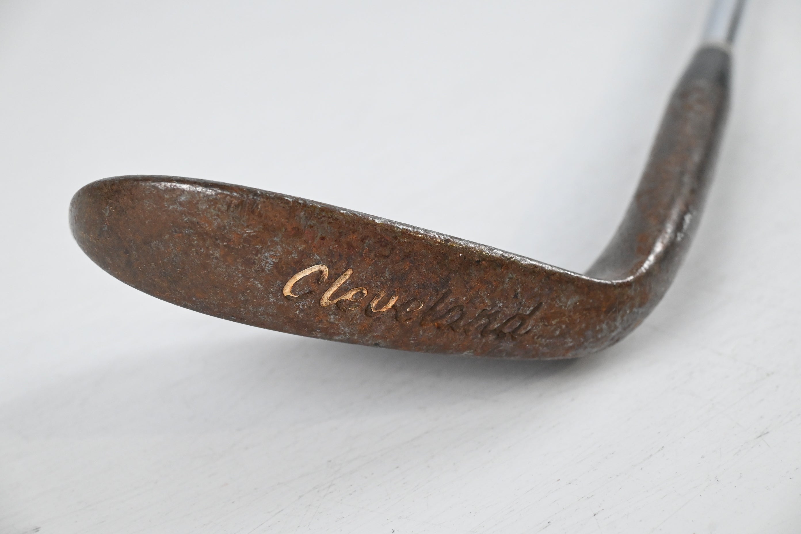 Cleveland 588 Tour Action Gap Wedge / 53 Degree / Regular Flex Dynamic Gold