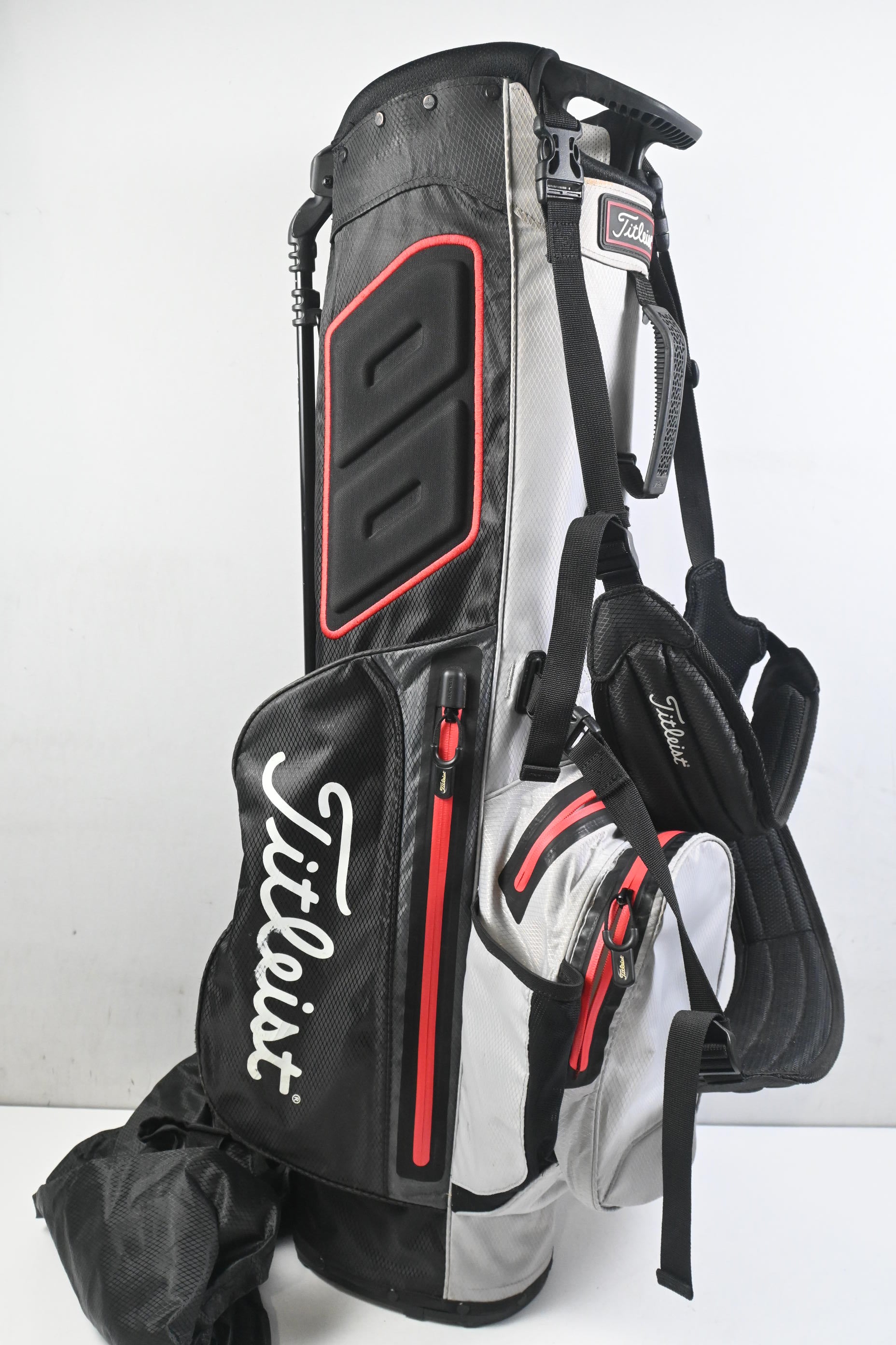 Titleist Players 4 Stadry Stand Bag / 4-Way Divider / Black, Grey, Red