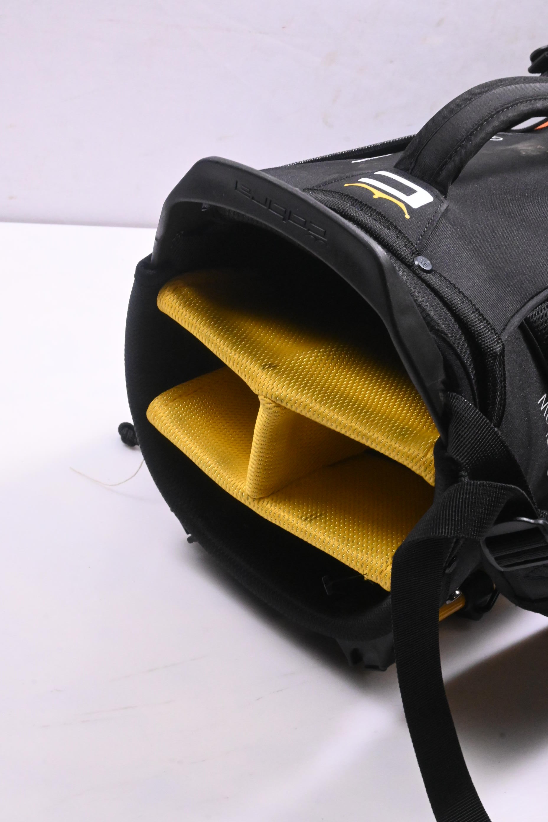 Cobra UltraLight Pro Stand Bag / 4-Way Divider / Black, Orange