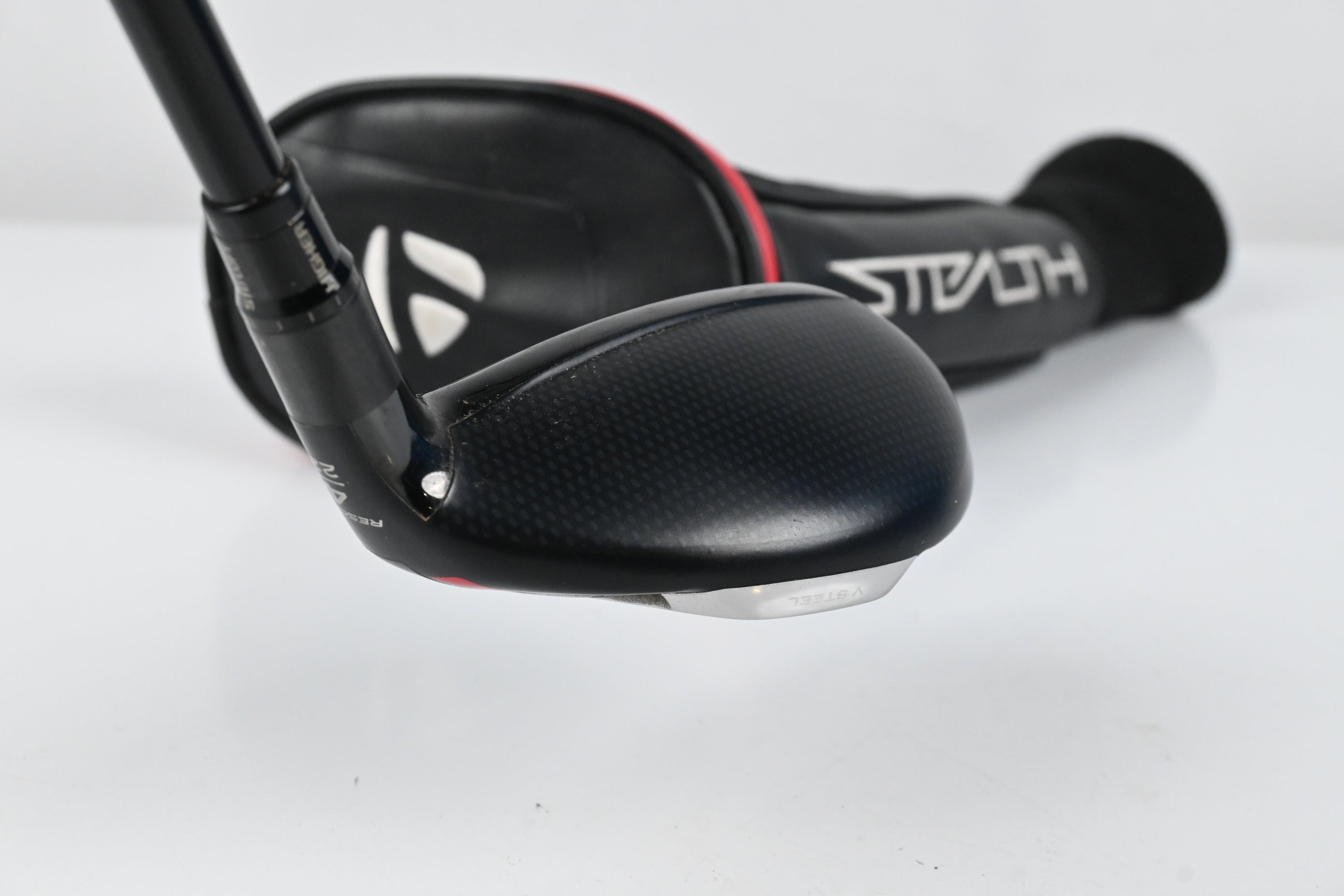 Taylormade Stealth Plus #4 Hybrid / 22 Degree / Regular Flex HZRDUS Smoke RDX