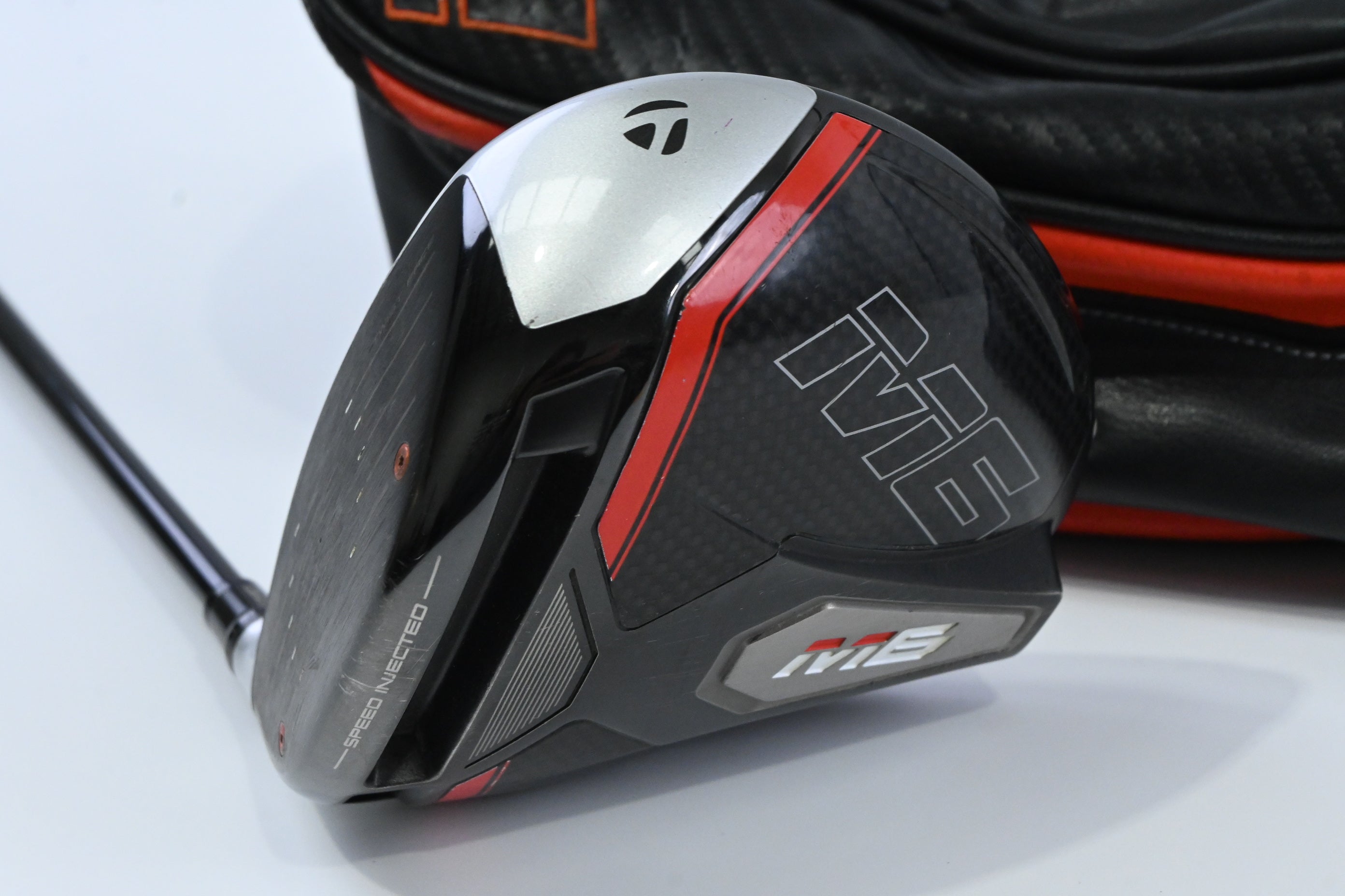 Left Hand Taylormade M6 Driver / 10.5 Degree / Regular Flex Fujikura Atmos Black