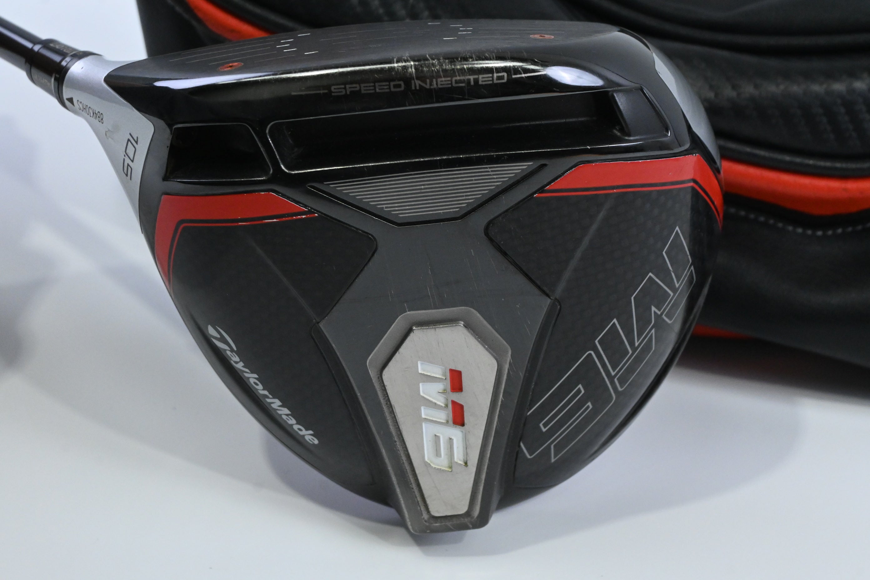 Left Hand Taylormade M6 Driver / 10.5 Degree / Regular Flex Fujikura Atmos Black
