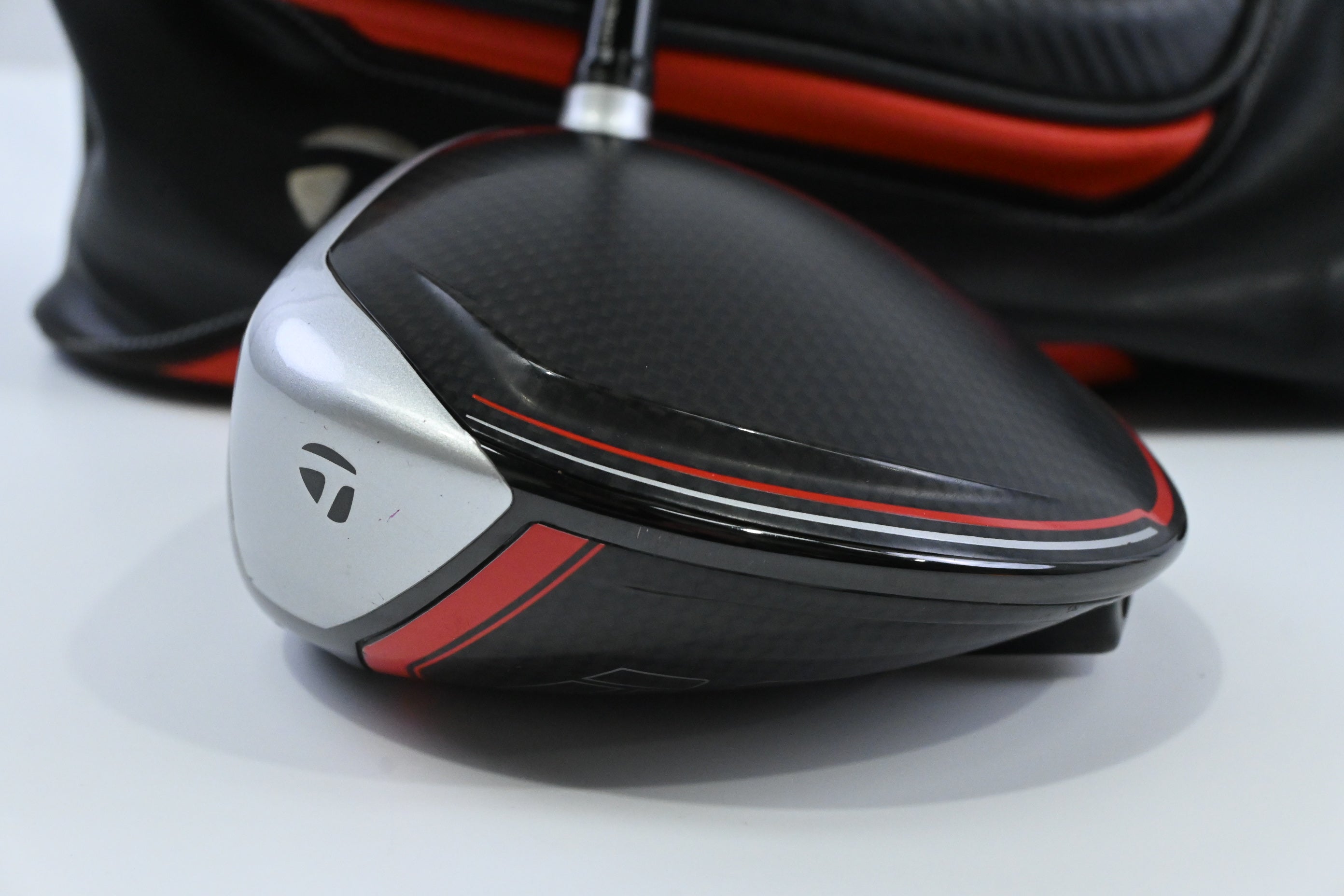 Left Hand Taylormade M6 Driver / 10.5 Degree / Regular Flex Fujikura Atmos Black