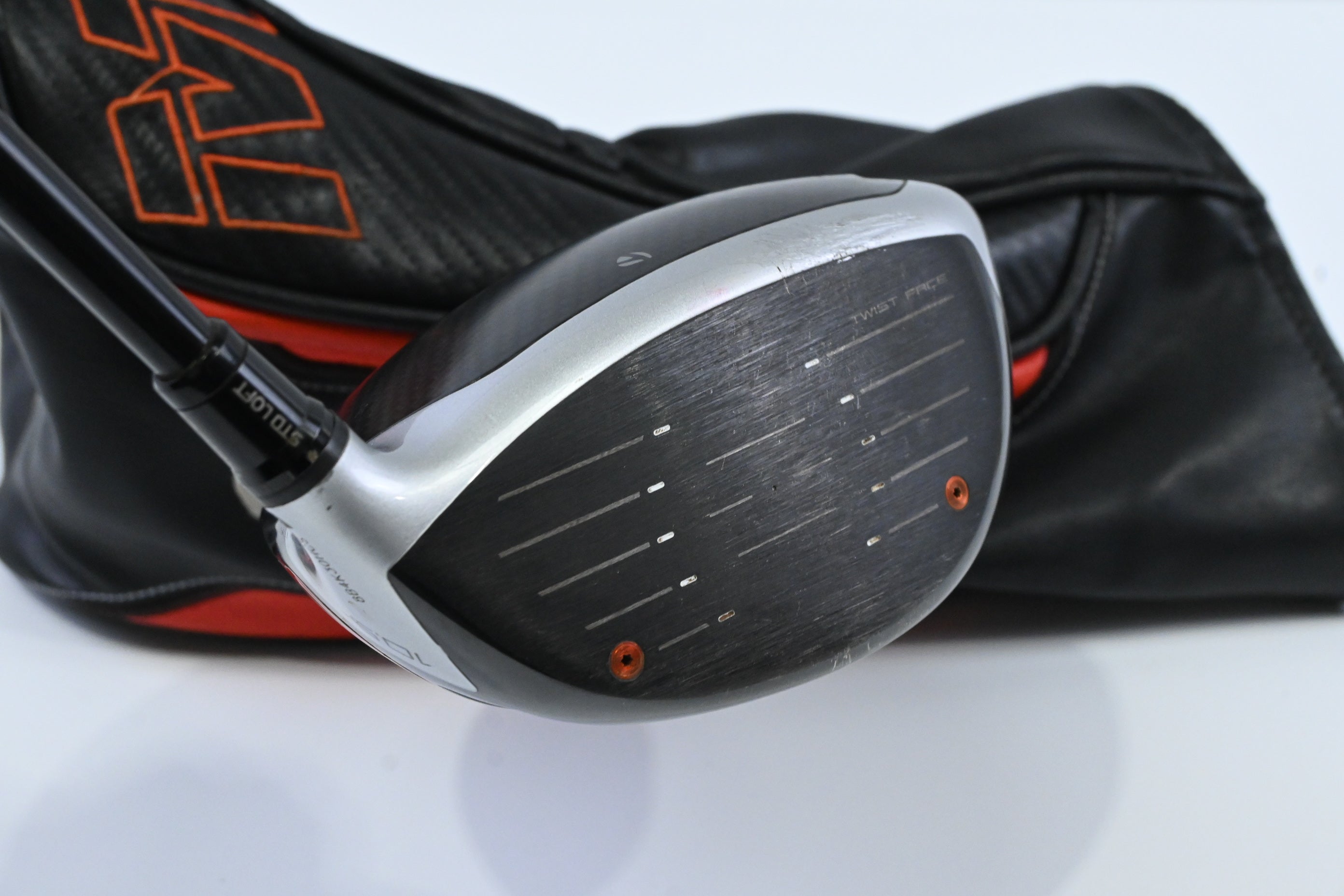 Left Hand Taylormade M6 Driver / 10.5 Degree / Regular Flex Fujikura Atmos Black