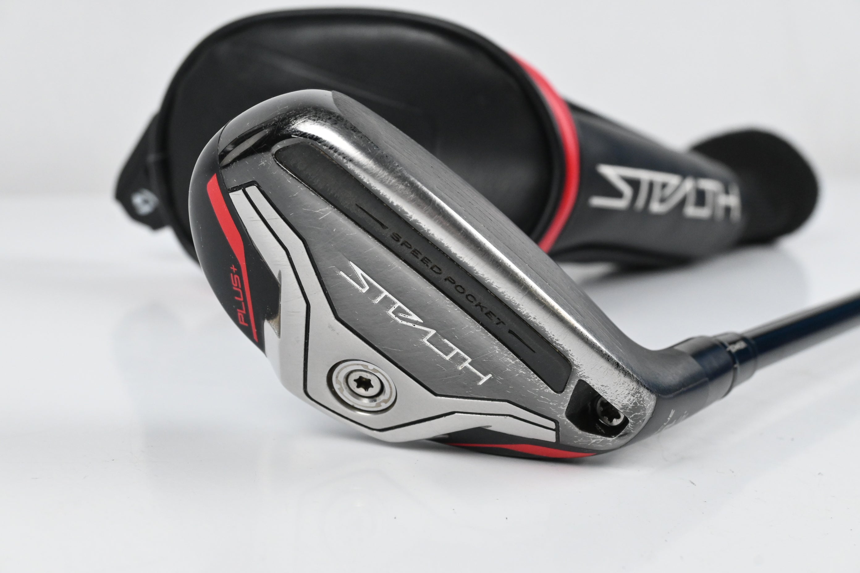 Taylormade Stealth Plus #4 Hybrid / 22 Degree / X-Flex HZRDUS Smoke Red RDX 80