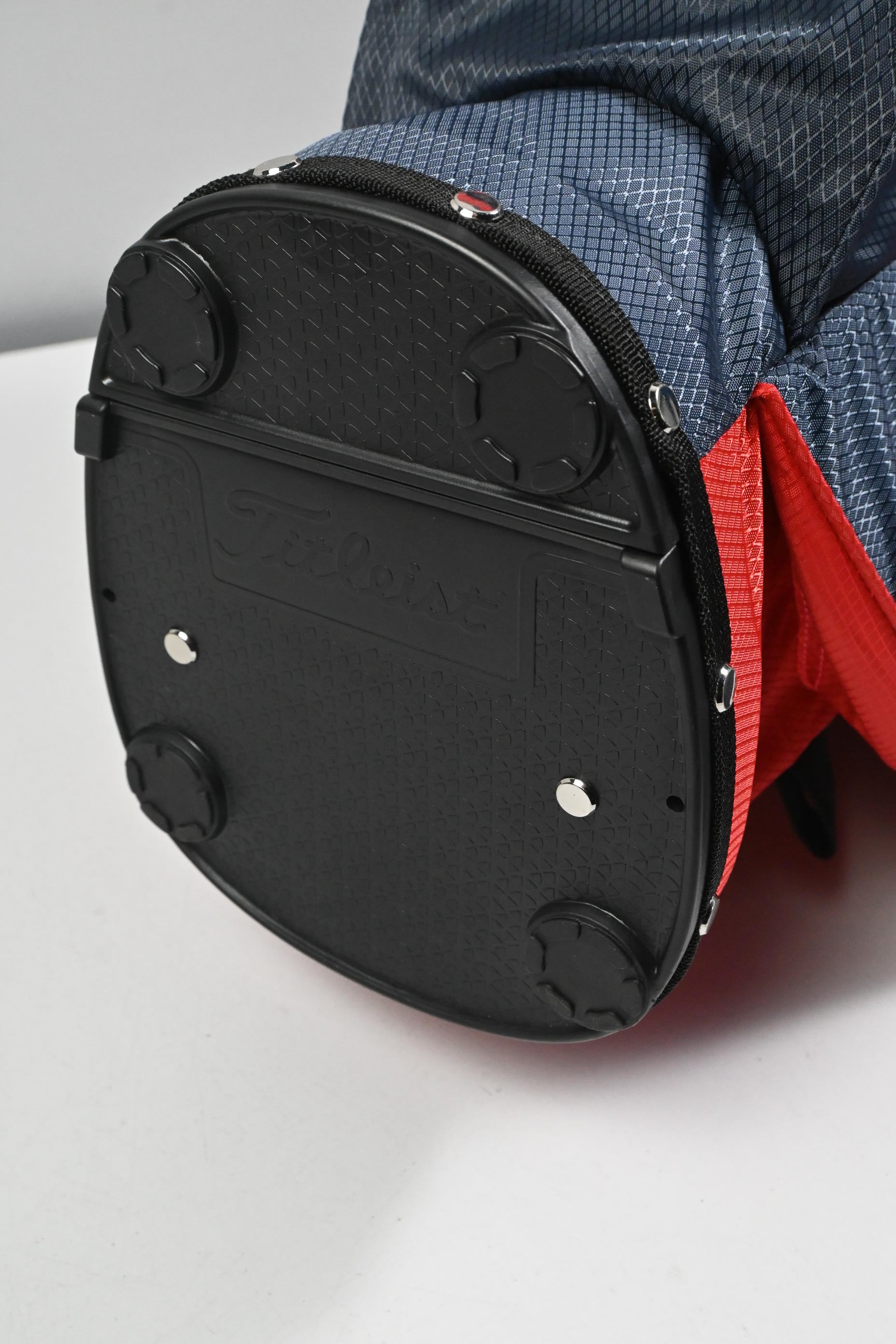 Titleist Players 4 StaDry Stand Bag / 4-Way Divider / Navy, White & Red