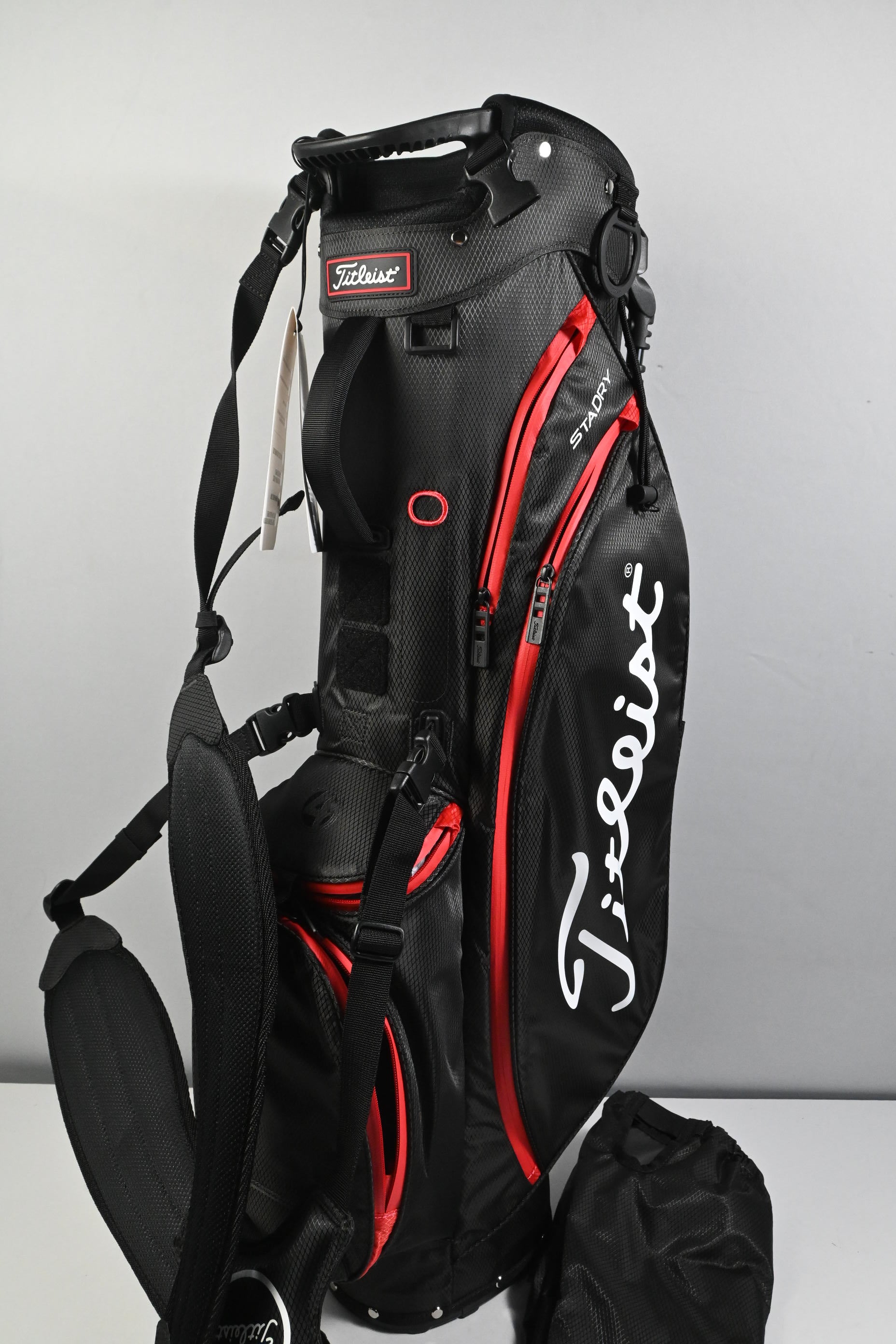 Titleist Players 4 StaDry Stand Bag / 4-Way Divider / Black, Red