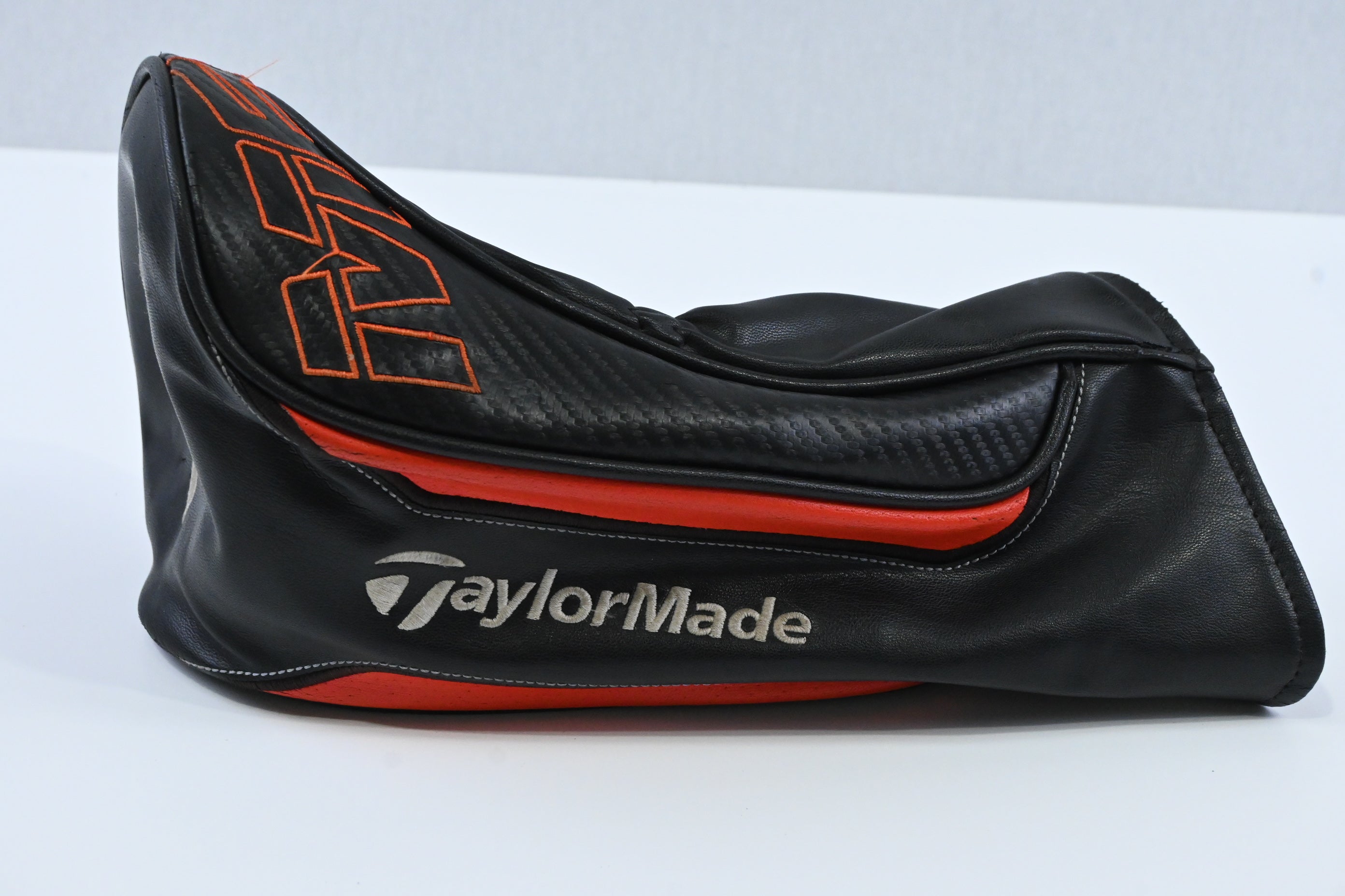 Left Hand Taylormade M6 Driver / 10.5 Degree / Regular Flex Fujikura Atmos Black