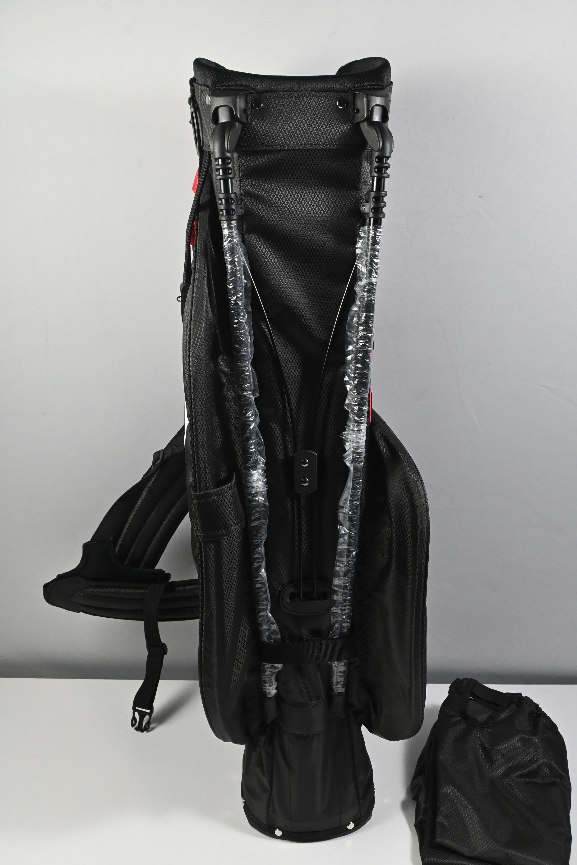 Titleist Players 4 StaDry Stand Bag / 4-Way Divider / Black, Red