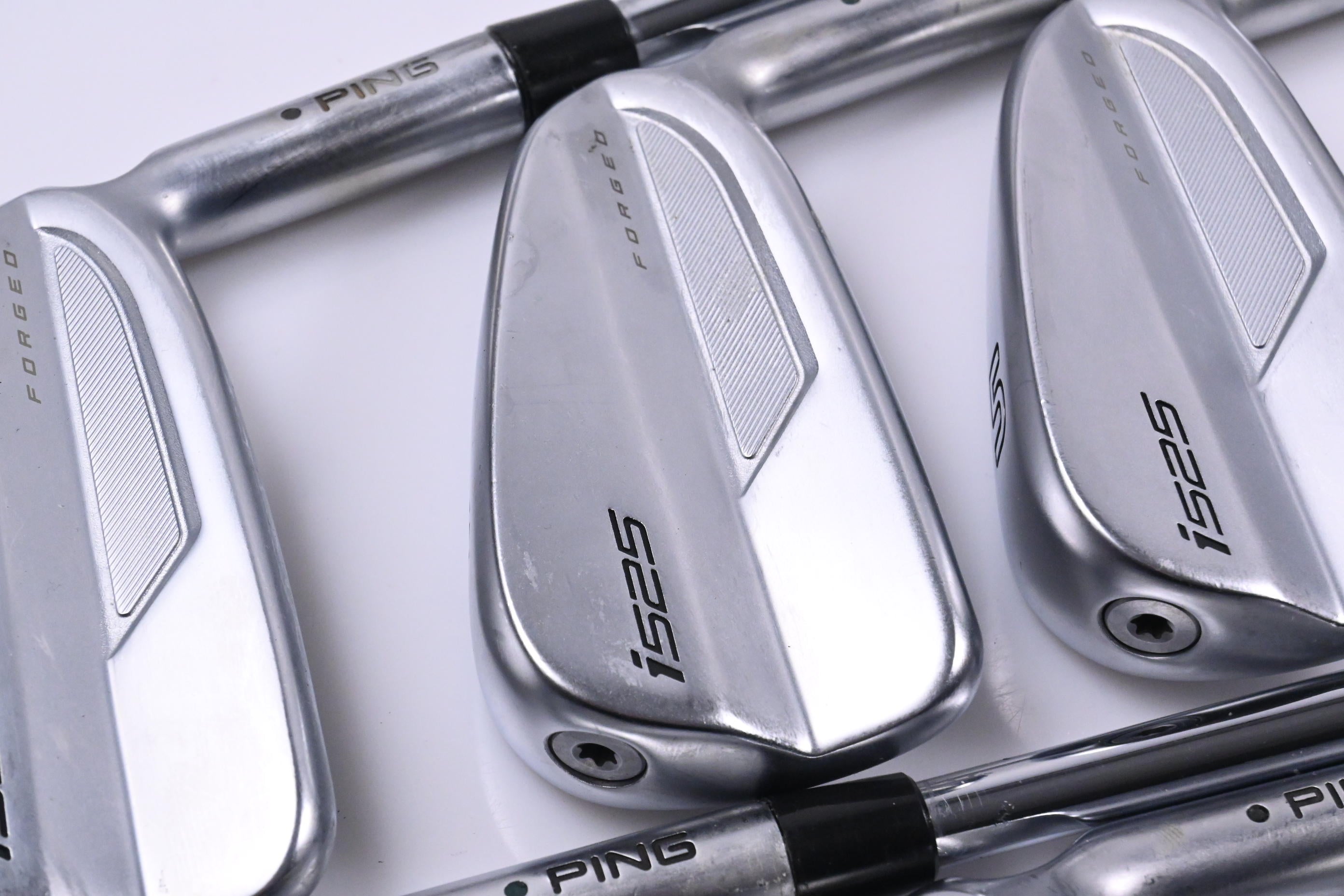 Ping i525 Irons / 3-PW / Black Dot / Regular Flex Dynamic Gold 105 R300 Shafts