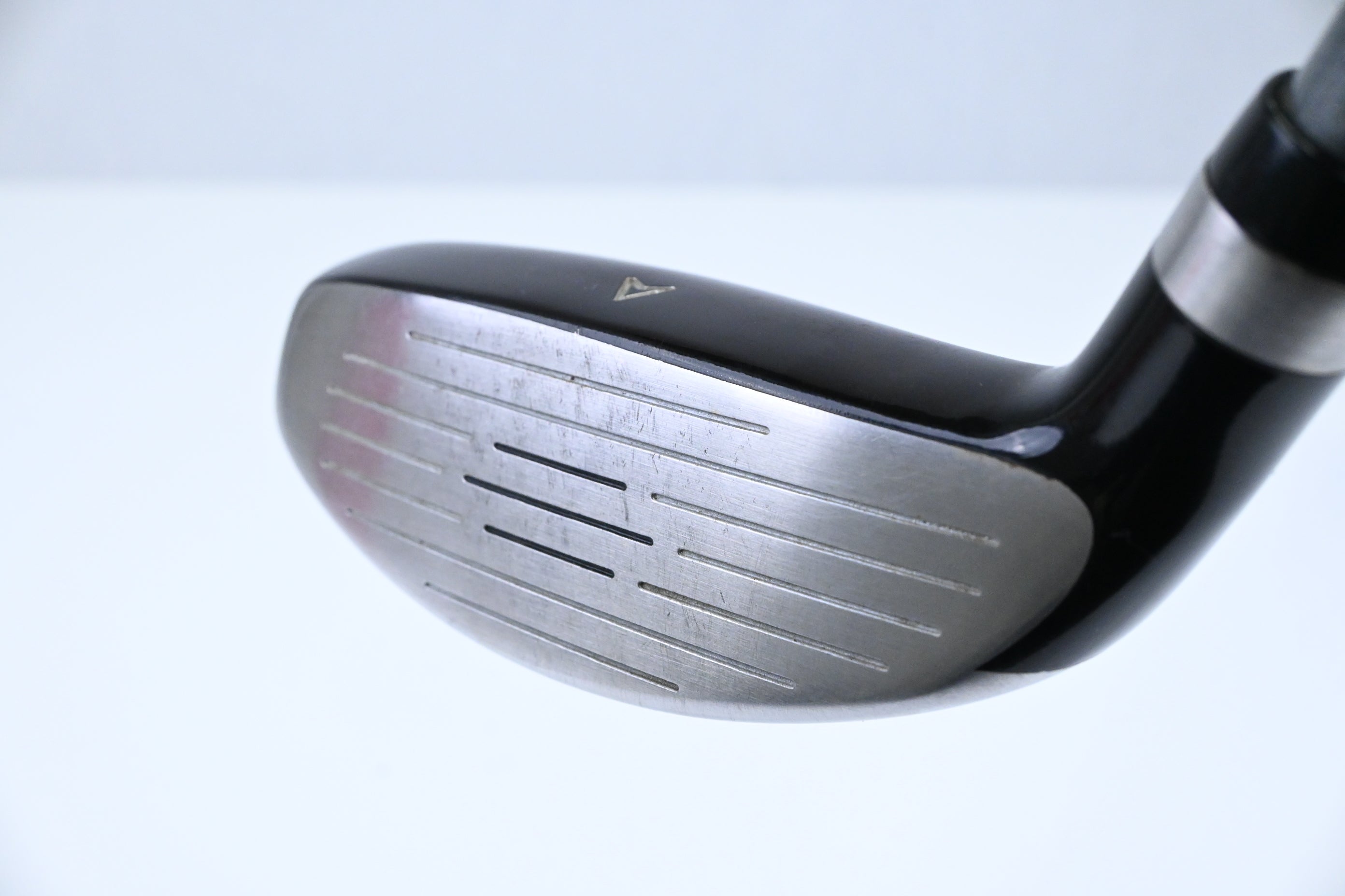 Wilson Deep Red #4 Hybrid / 21 Degree / Uniflex UST Deep Red 450 Shaft