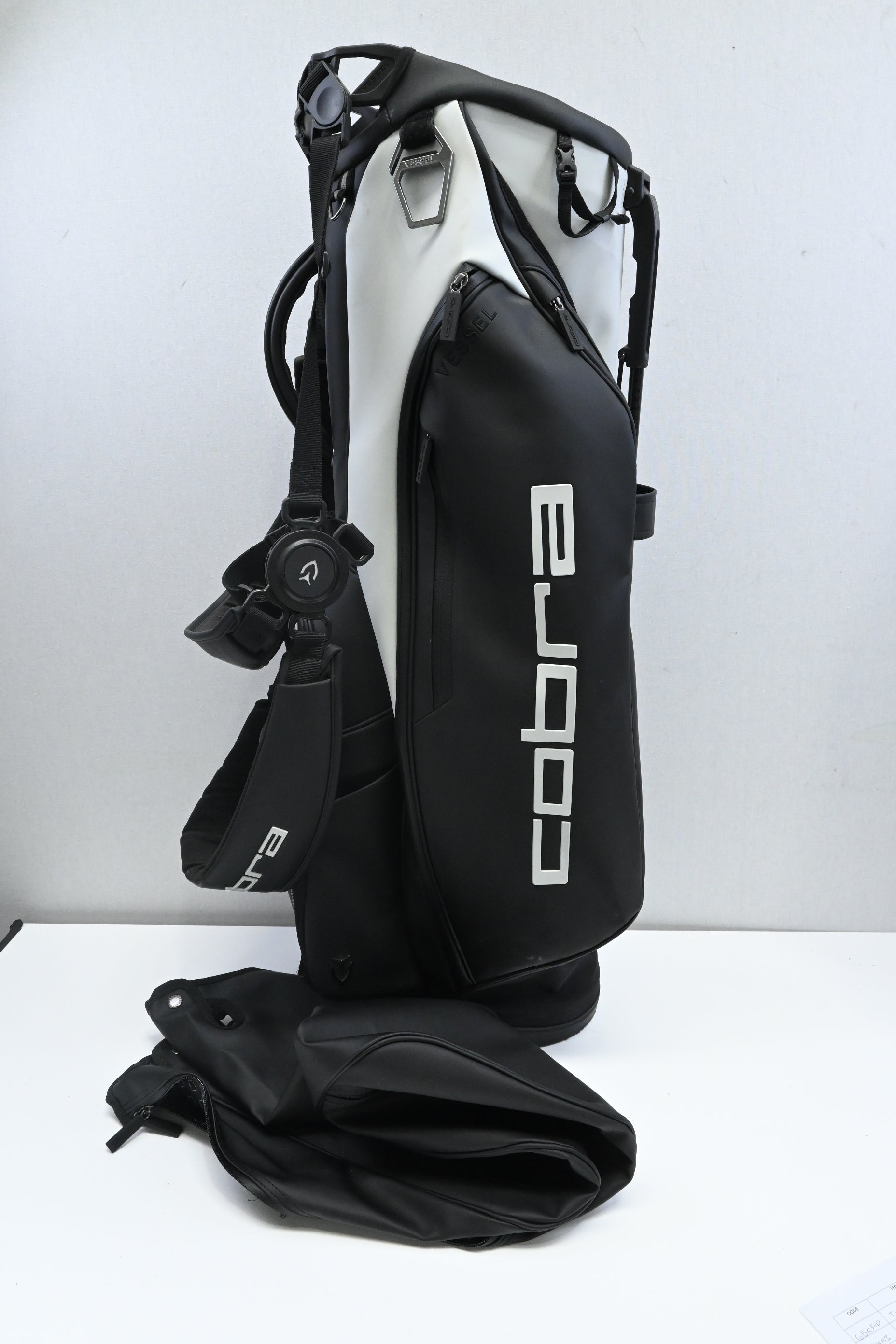 Cobra Vessel Stand Bag / 6 Way Divider / Black, White