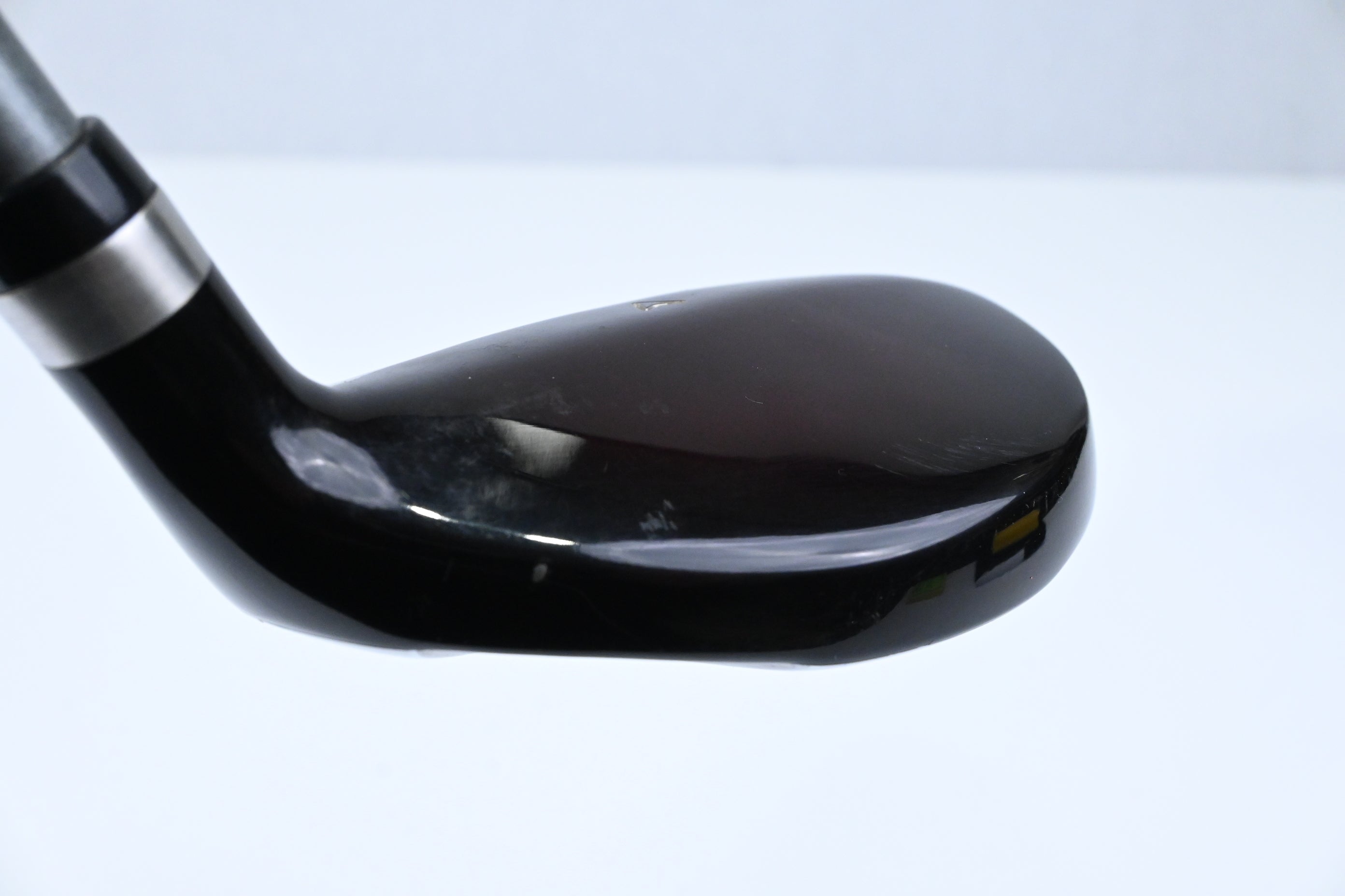 Wilson Deep Red #4 Hybrid / 21 Degree / Uniflex UST Deep Red 450 Shaft