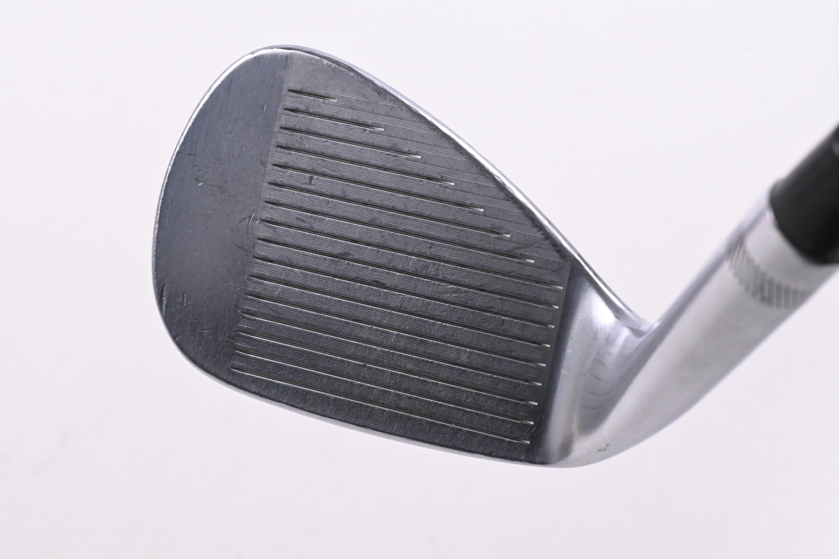 Titleist Vokey SM9 Pitching Wedge / 46 Degree / X-Flex Dynamic Gold X100