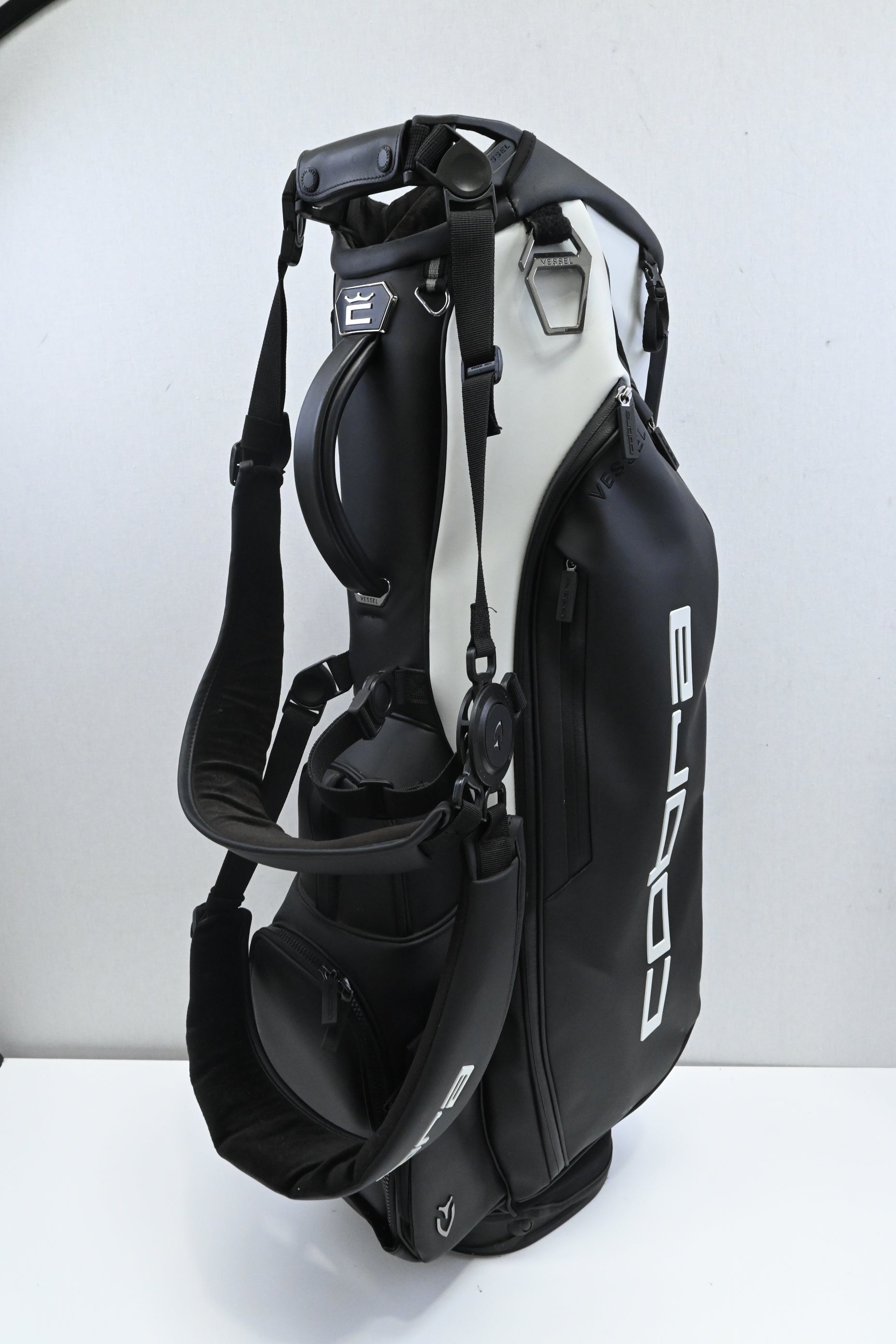 Cobra Vessel Stand Bag / 6 Way Divider / Black, White