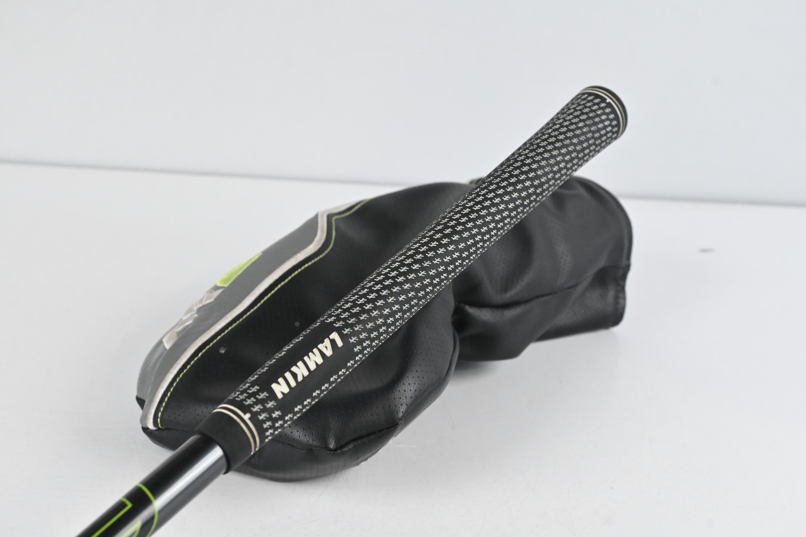 Taylormade M2 2017 Driver / 10.5 Degree / Stiff Flex Fujikura Pro XLR8 56 Shaft