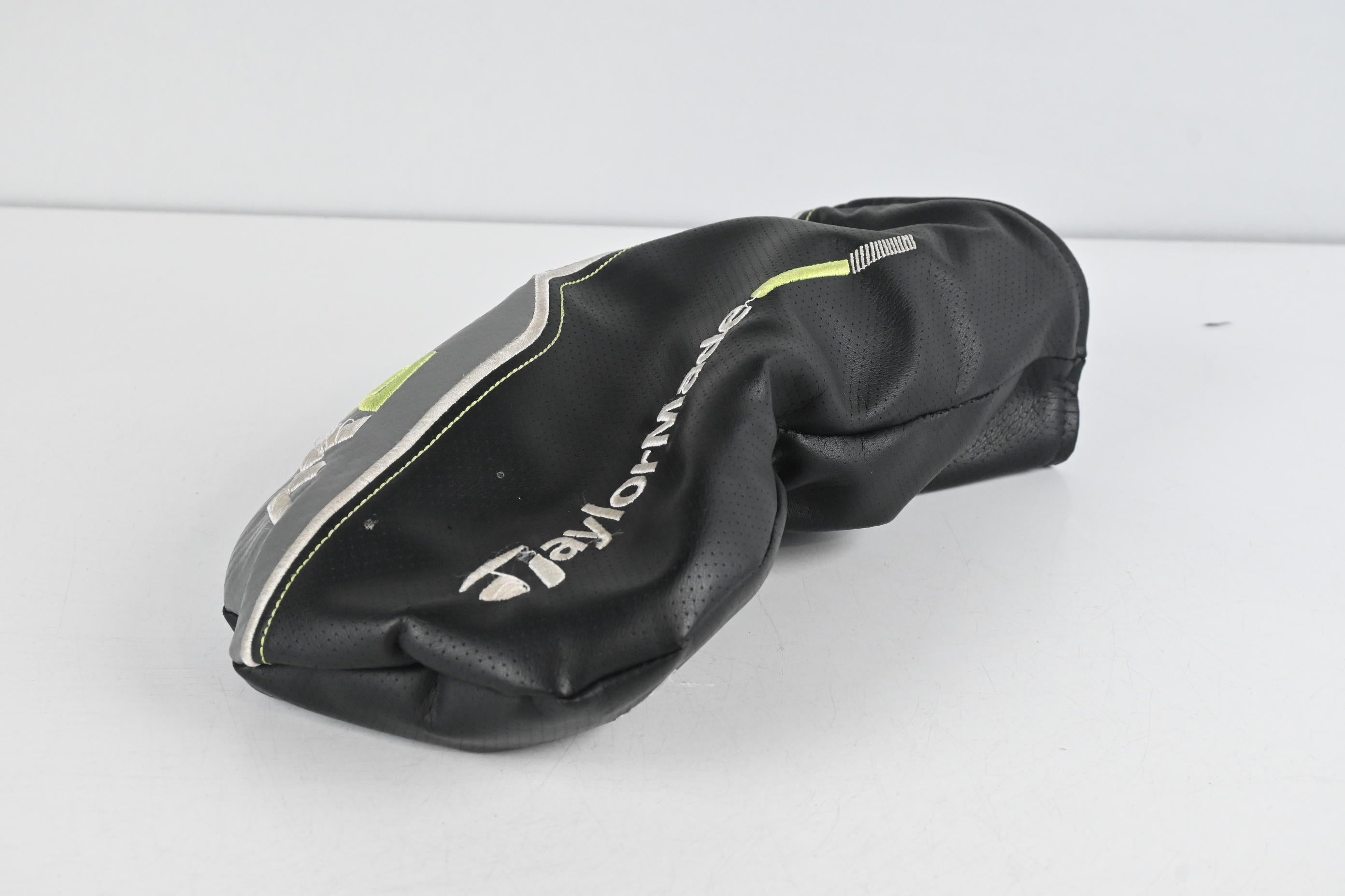 Taylormade M2 2017 Driver / 10.5 Degree / Stiff Flex Fujikura Pro XLR8 56 Shaft