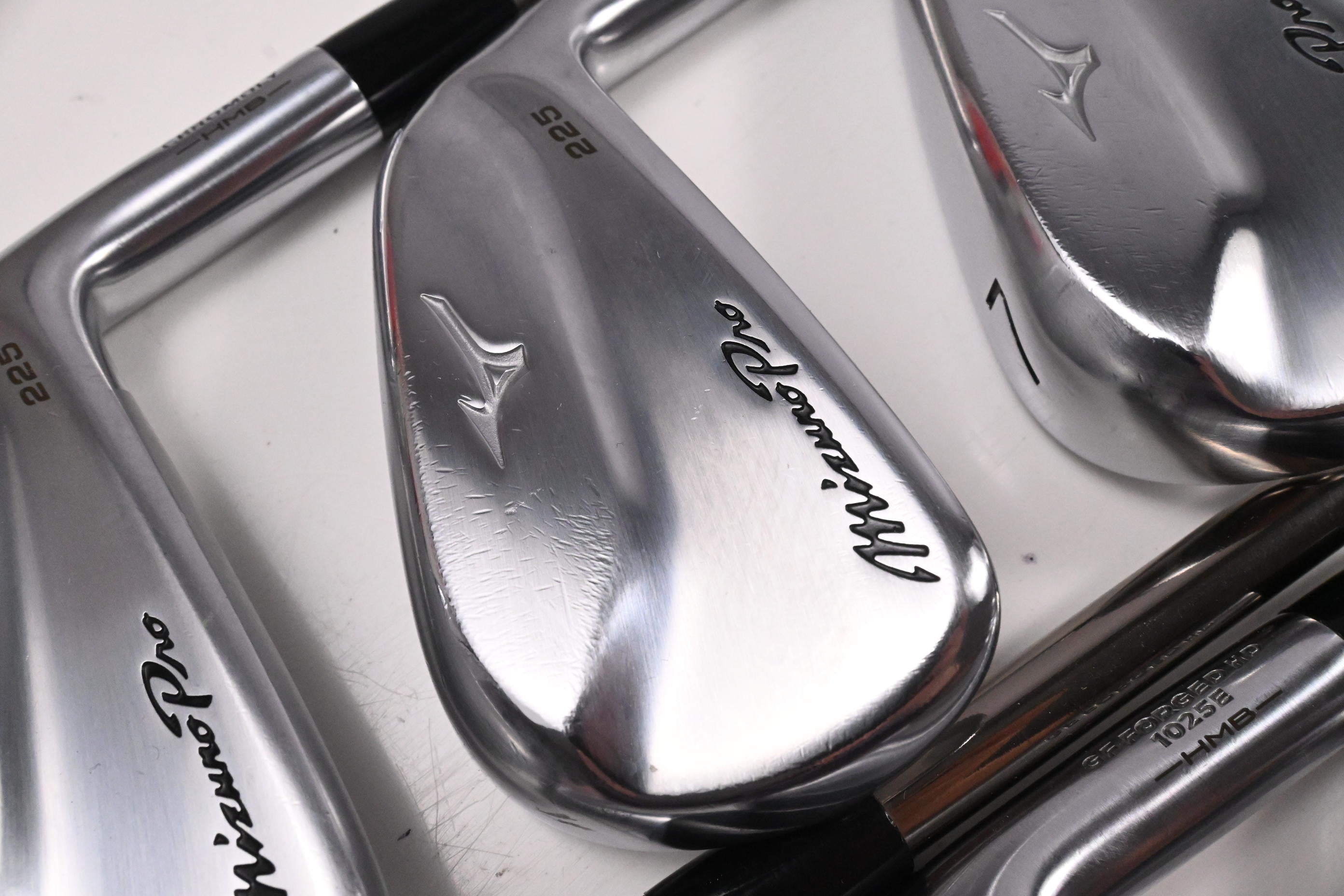 Mizuno Pro 225 Irons / 5-PW+GW / Regular Flex UST Recoil ESX 460 Shafts