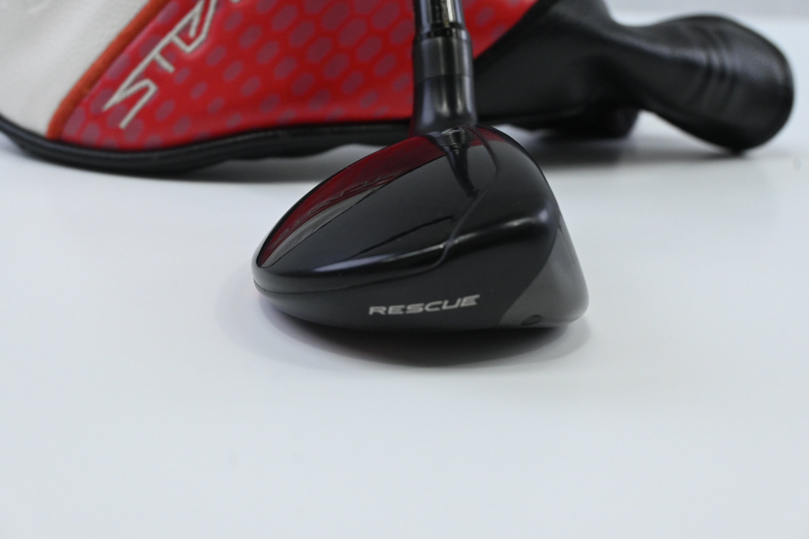 Taylormade Stealth 2 #4 Hybrid / 22 Degree / Stiff Flex HZRDUS Gen4 Black 80
