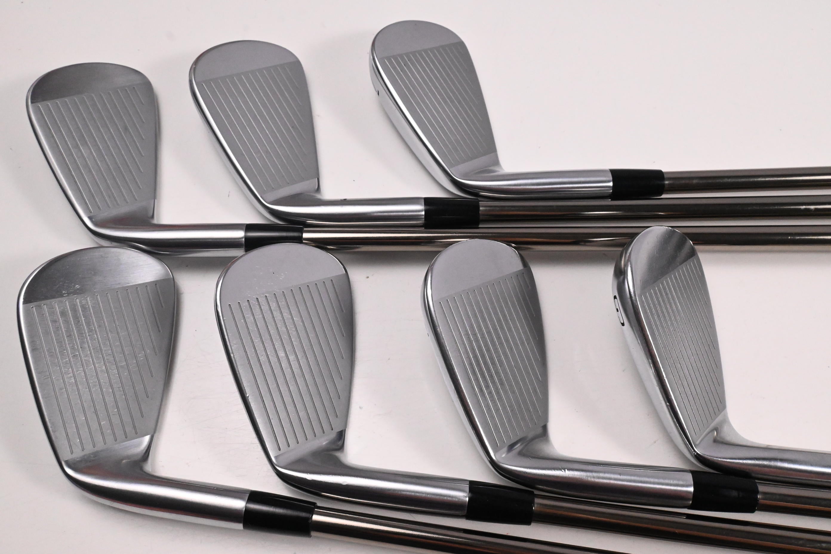 Mizuno Pro 225 Irons / 5-PW+GW / Regular Flex UST Recoil ESX 460 Shafts