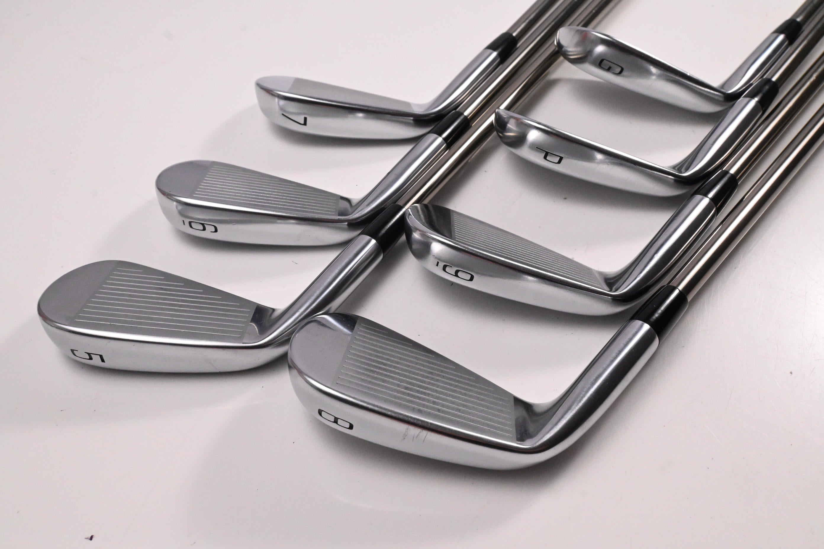 Mizuno Pro 225 Irons / 5-PW+GW / Regular Flex UST Recoil ESX 460 Shafts
