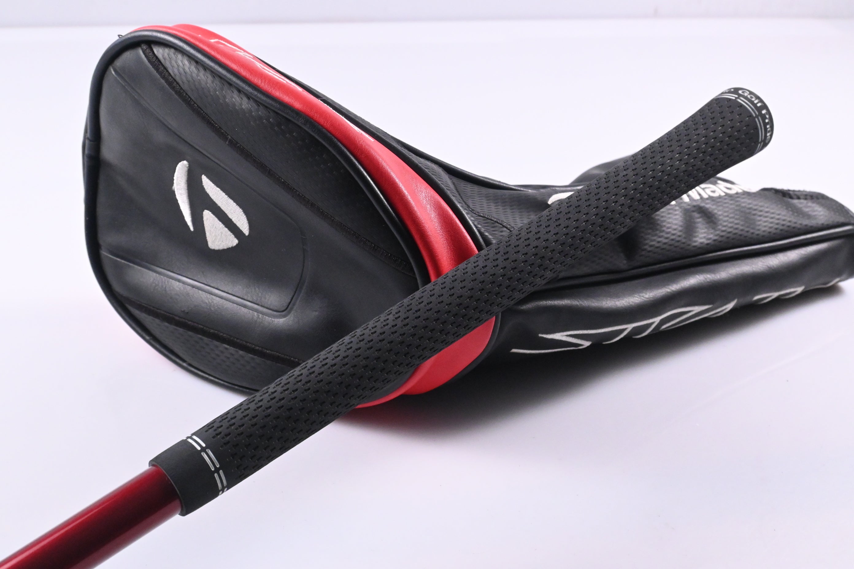 Taylormade Stealth Plus Driver / 10.5 Degree / Regular Flex HZRDUS Smoke RDX Red