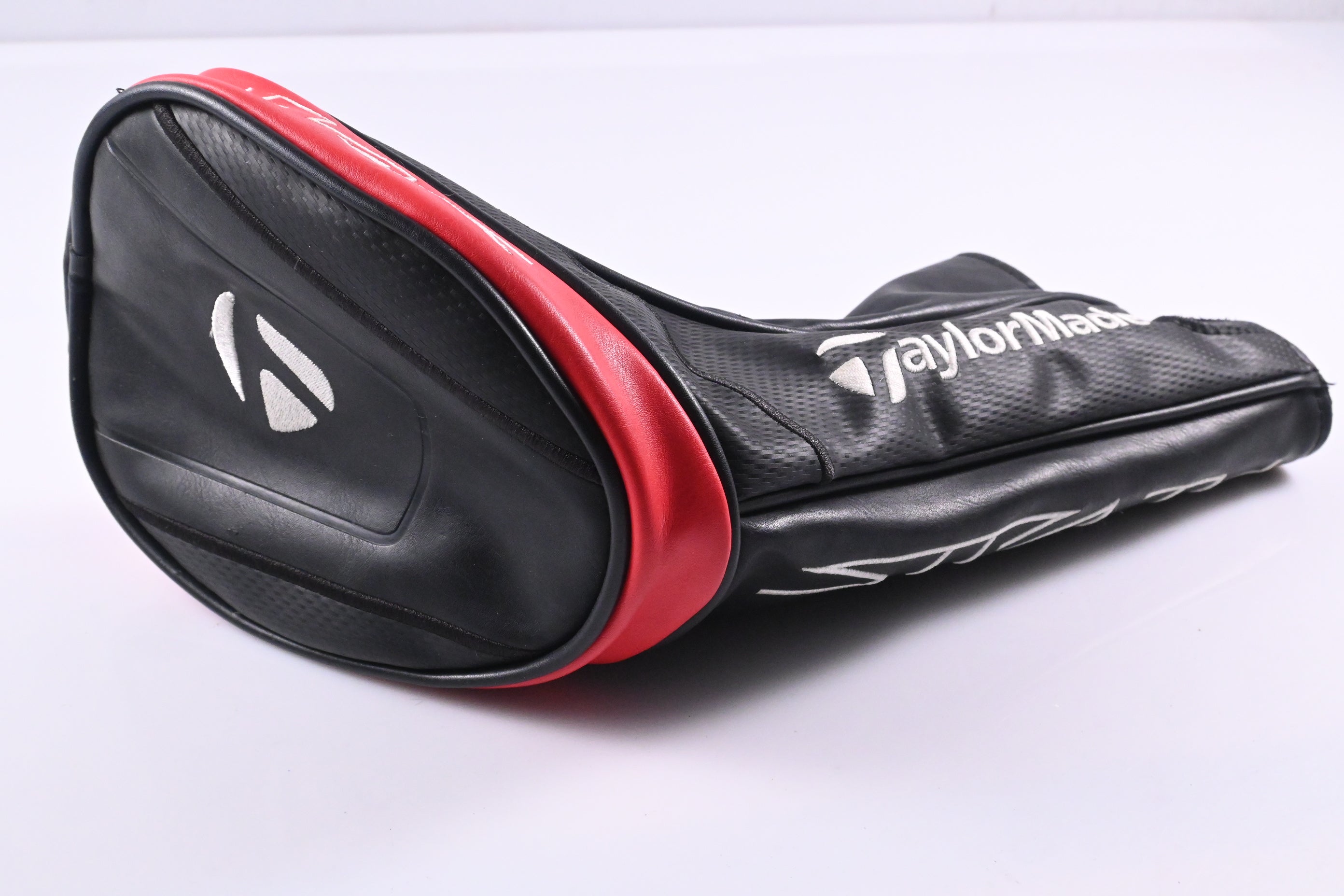 Taylormade Stealth Plus Driver / 10.5 Degree / Regular Flex HZRDUS Smoke RDX Red