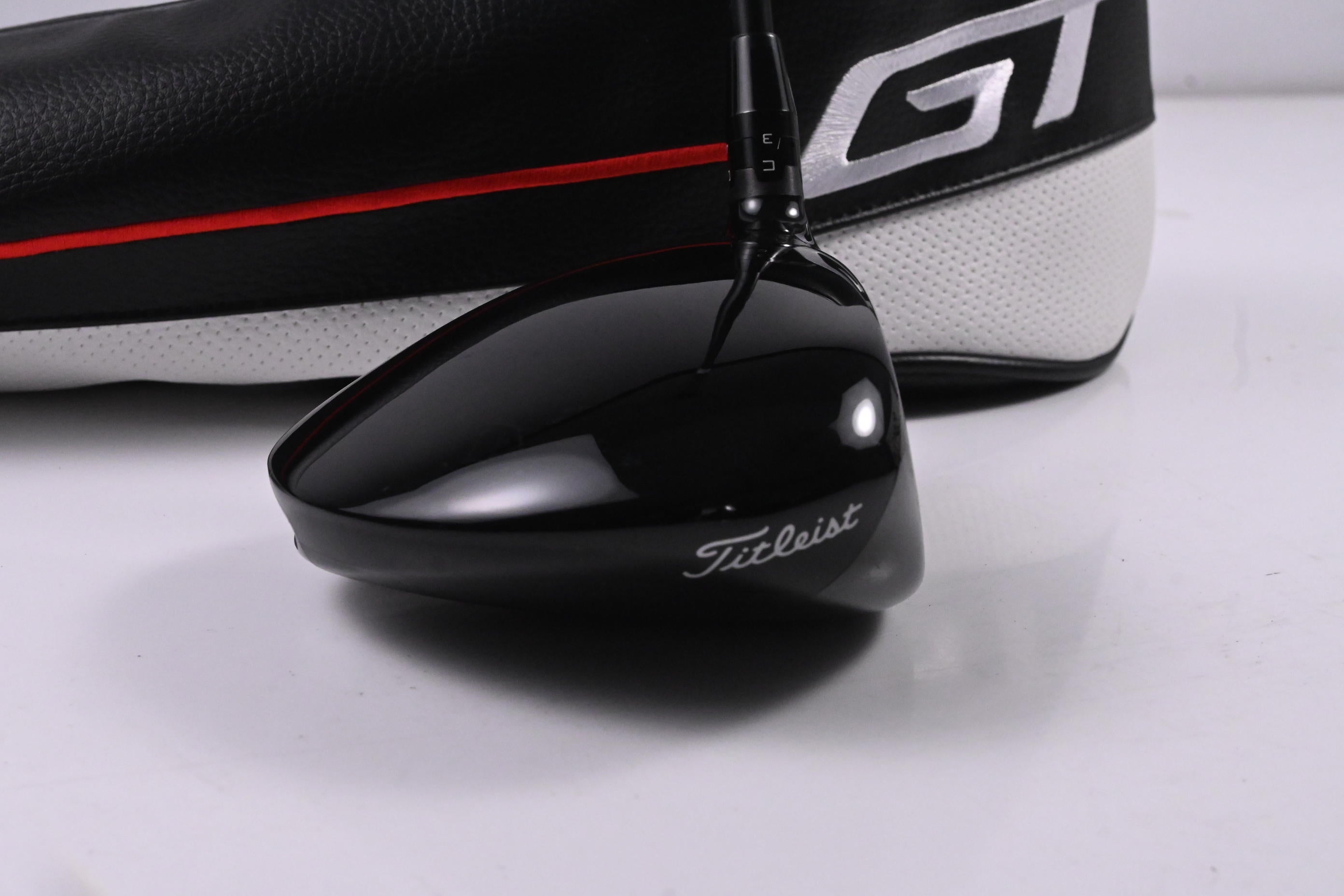 Titleist GT2 Driver / 9 Degree / Stiff Flex Aldila Rogue 60 Shaft