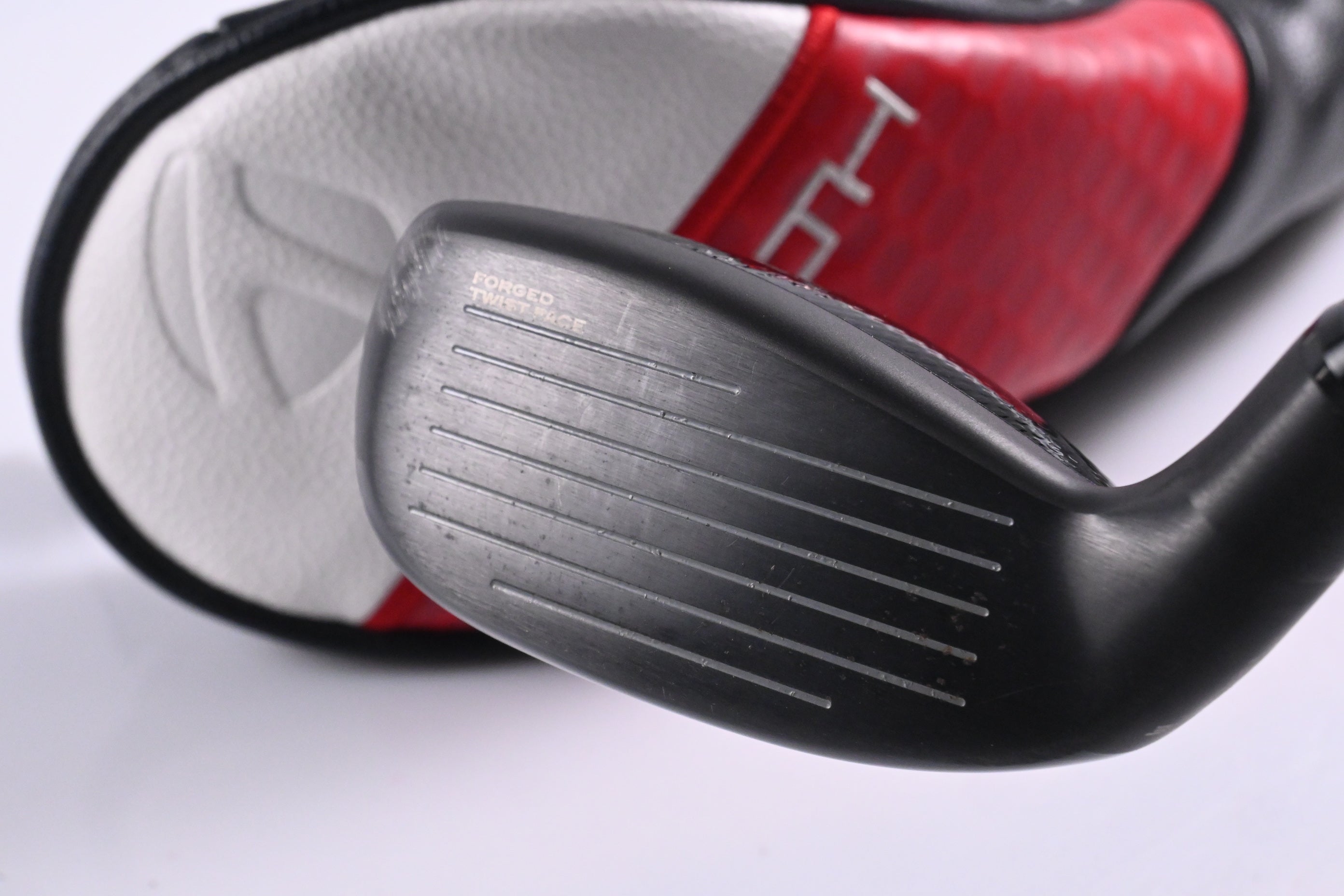 Taylormade Stealth Plus #4 Hybrid / 22 Degree / Stiff Flex Kai'li Red 85 Shaft
