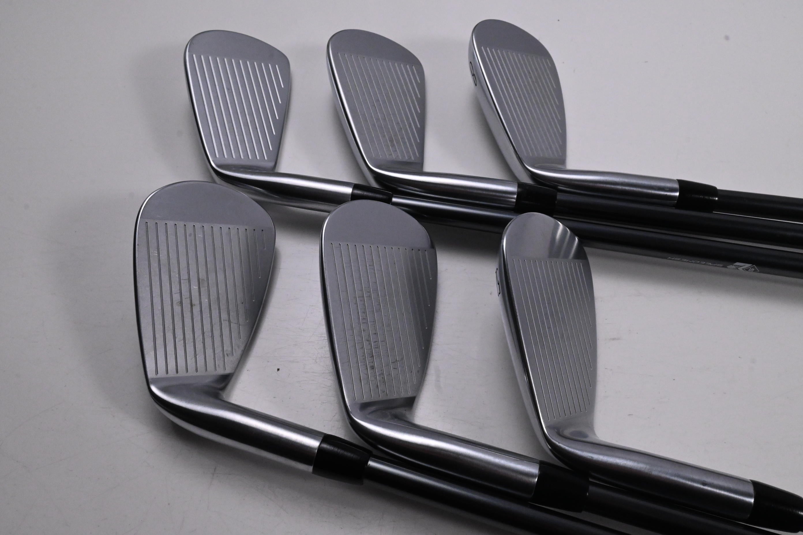 Titleist T250* 2025 Irons / 6-PW+52 / Regular Flex MMT Speedmesh 65 Shafts