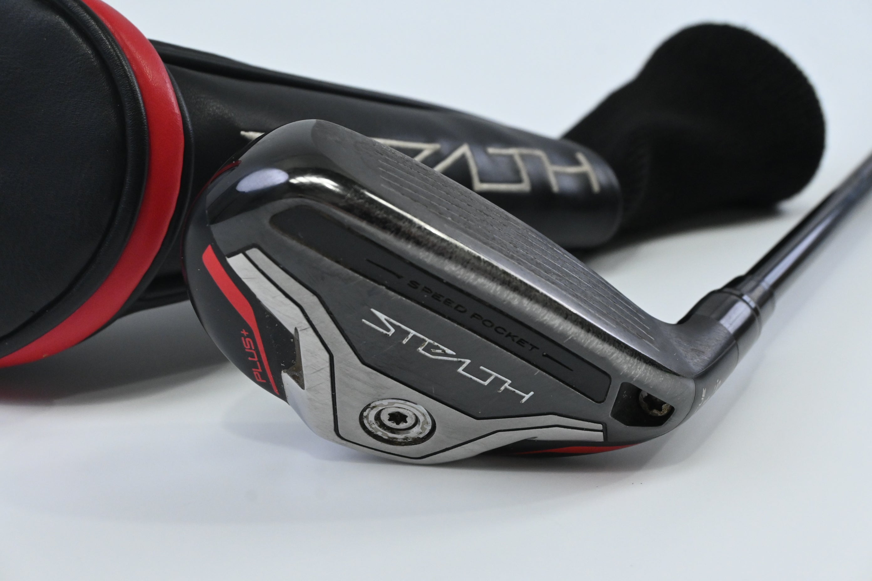 Taylormade Stealth Plus #3 Hybrid / 19.5 Degree / Regular Flex HZRDUS Smoke RDX